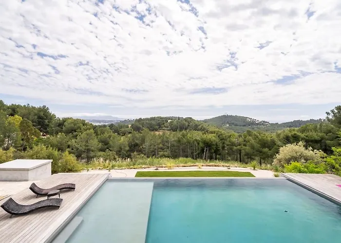 Vue Et Pinede Villa Bandol