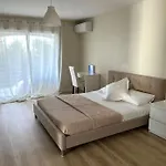 Vue Et Pinede Вилла