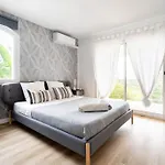 Вилла Vue Et Pinede