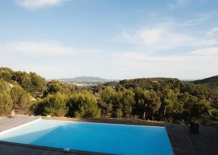 Vue Et Pinede Villa